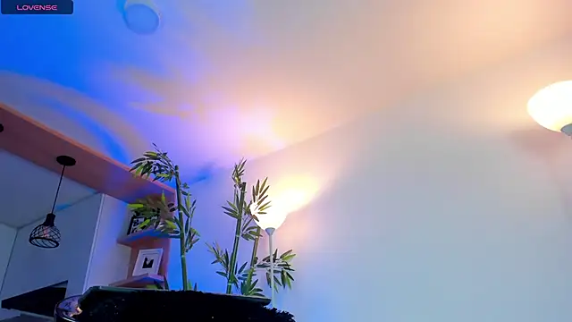 JessicaPratt online show from 03-04-25, 01:23