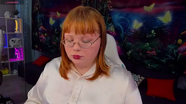 LottieReed online show from 12-19-25, 03:08