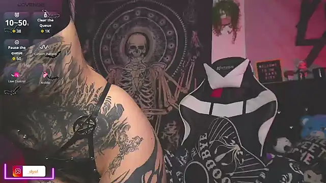 Dalia Vorhees online show from 11-19-25, 01:38