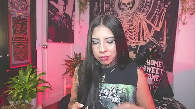 Dalia Vorhees online show from 05-15-26, 01:23