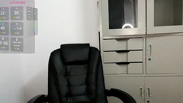 Ella-61 online show from 10-31-25, 12:22