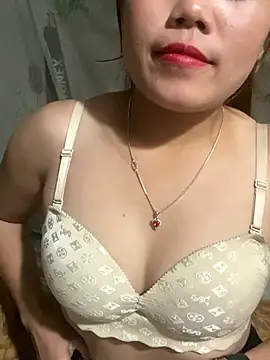 Snapshot of nachi-baby chatting on 11-12-25, 01:17 nachi-baby online show from 11-12-25, 01:17