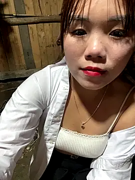 Snapshot of nachi-baby chatting on 11-16-25, 01:28 nachi-baby online show from 11-16-25, 01:28