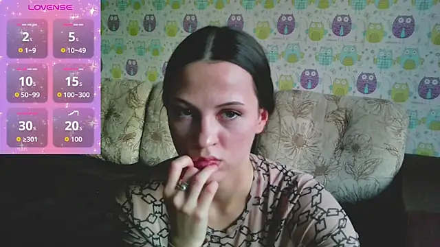 Snapshot of Ilussionmoon chatting on 10-23-25, 11:20 Ilussionmoon online show from 10-23-25, 11:20