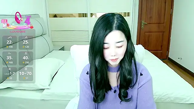 Xiaodie-baby online show from 11-03-25, 01:56