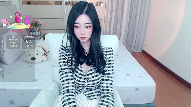 Xiaodie-baby online show from 11-23-25, 12:05