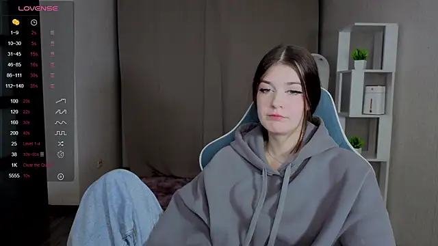 Ksarina online show from 11-14-25, 12:37