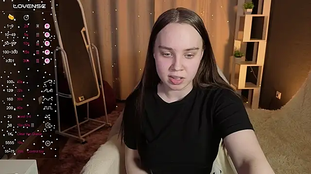 LunaDreeam online show from 11-04-25, 03:33