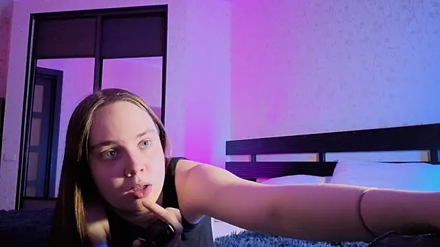 LunaDreeam online show from 11-11-25, 04:18