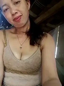Snapshot of TRIEUTRIEU20 chatting on 05-21-26, 01:34 TRIEUTRIEU20 online show from 05-21-26, 01:34