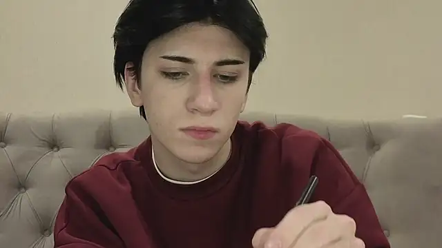 Oliver star boy  online show from 02-14-26, 03:42