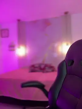 amber white15 online show from 02-21-26, 01:28