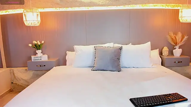 AmyColman  online show from 03-04-26, 12:11