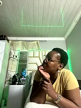 Snapshot of SweetCandy84 chatting on 11-26-25, 03:57 SweetCandy84 online show from 11-26-25, 03:57