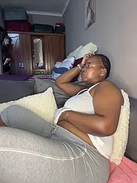 Snapshot of SweetCandy84 chatting on 12-03-25, 11:08 SweetCandy84 online show from 12-03-25, 11:08