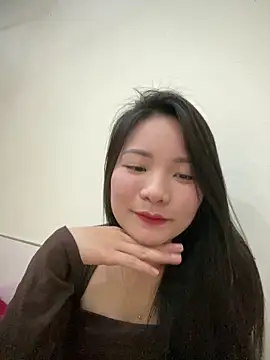 Bee Yellow00 online show from 03-11-26, 04:51