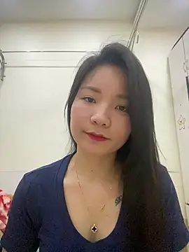 Bee Yellow00 online show from 03-30-26, 05:08