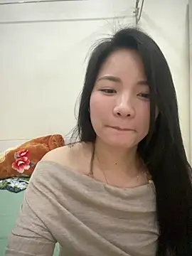 Bee Yellow00 online show from 04-07-26, 04:57