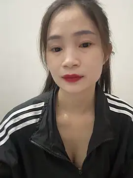 Snapshot of Pig_pig11 chatting on 11-12-25, 11:25 Pig pig11 online show from 11-12-25, 11:25