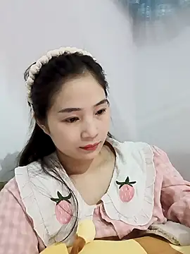 Snapshot of Pig_pig11 chatting on 12-04-25, 12:53 Pig pig11 online show from 12-04-25, 12:53