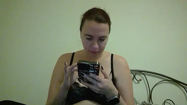 Latexaddictx  online show from 01-08-26, 08:11