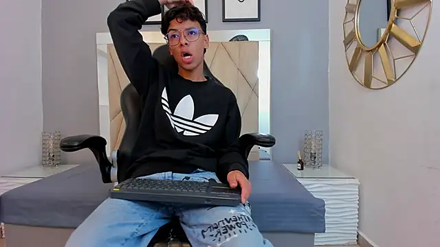 Snapshot of adams_bobby chatting on 12-02-25, 11:26 adams bobby online show from 12-02-25, 11:26