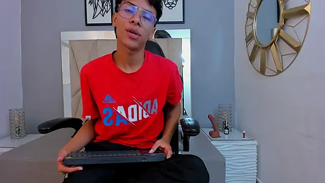 Snapshot of adams_bobby chatting on 12-05-25, 11:52 adams bobby online show from 12-05-25, 11:52