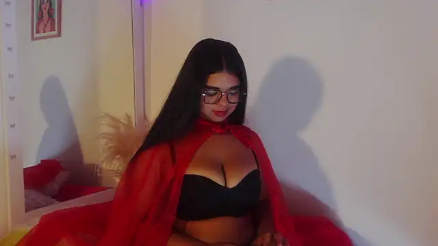 Zafiro Evans online show from 11-29-25, 03:48