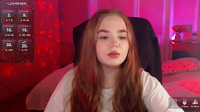 Snapshot of EmilyRisse chatting on 10-31-25, 05:25 EmilyRisse online show from 10-31-25, 05:25