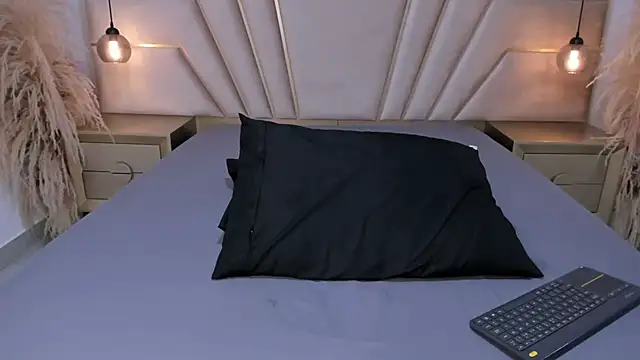 MaroxCute online show from 11-29-25, 01:25