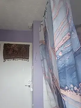 Snapshot of BubblesLovexox chatting on 11-16-25, 01:39 BubblesLovexox online show from 11-16-25, 01:39