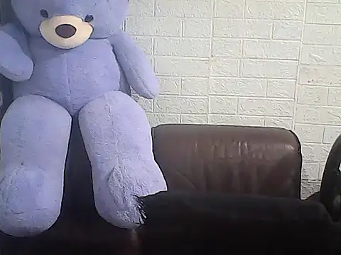 Snapshot of yourasiandesire69 chatting on 11-06-25, 03:57 yourasiandesire69 online show from 11-06-25, 03:57