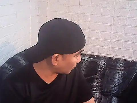 Snapshot of yourasiandesire69 chatting on 11-25-25, 01:00 yourasiandesire69 online show from 11-25-25, 01:00