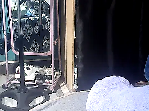 Snapshot of yourasiandesire69 chatting on 11-27-25, 10:34 yourasiandesire69 online show from 11-27-25, 10:34