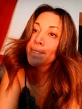 Snapshot of dulcessecretos chatting on 12-04-25, 11:35 dulcessecretos online show from 12-04-25, 11:35