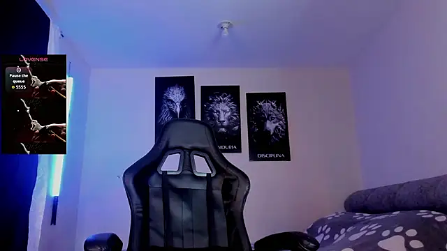 Snapshot of AUSTINN_TORRES chatting on 02-03-26, 01:59 AUSTINN TORRES online show from 02-03-26, 01:59