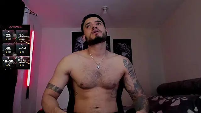 Snapshot of AUSTINN_TORRES chatting on 02-06-26, 12:04 AUSTINN TORRES online show from 02-06-26, 12:04