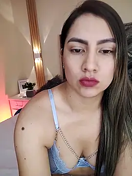 Snapshot of Violeth_Grey chatting on 10-29-25, 08:10 Violeth Grey online show from 10-29-25, 08:10