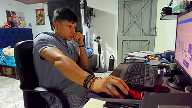 Malek Ivonny online show from 11-11-25, 02:44