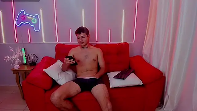 Snapshot of Latino_Lover_ chatting on 10-31-25, 02:56 Latino Lover  online show from 10-31-25, 02:56