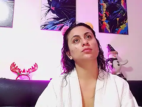 Caroline Jons online show from 11-25-25, 10:26