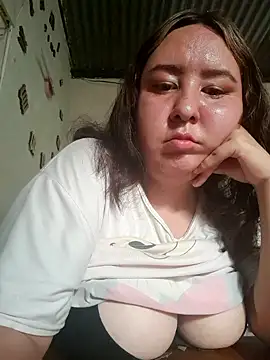 Snapshot of SaraCute_1 chatting on 10-29-25, 02:52 SaraCute 1 online show from 10-29-25, 02:52