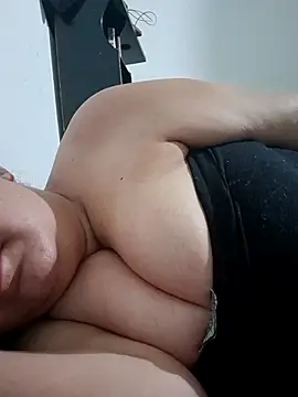 Snapshot of SaraCute_1 chatting on 11-15-25, 02:46 SaraCute 1 online show from 11-15-25, 02:46