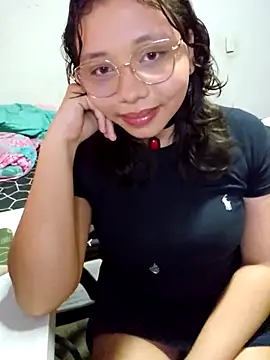 Sapphire024 online show from 10-25-25, 05:37