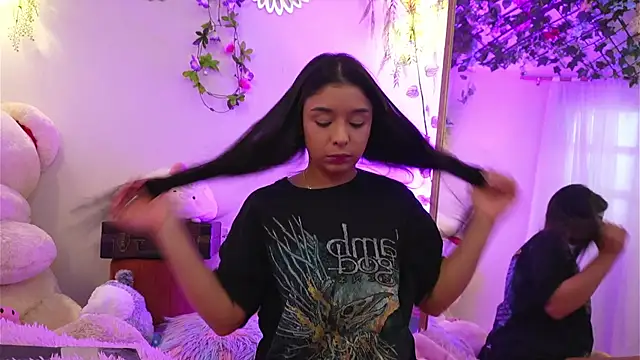 Snapshot of ISA_NIXON chatting on 11-27-25, 08:33 ISA NIXON online show from 11-27-25, 08:33