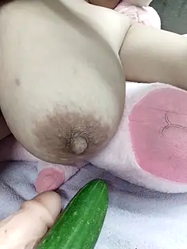 Snapshot of Big_booobs8 chatting on 11-12-25, 02:23 Big booobs8 online show from 11-12-25, 02:23