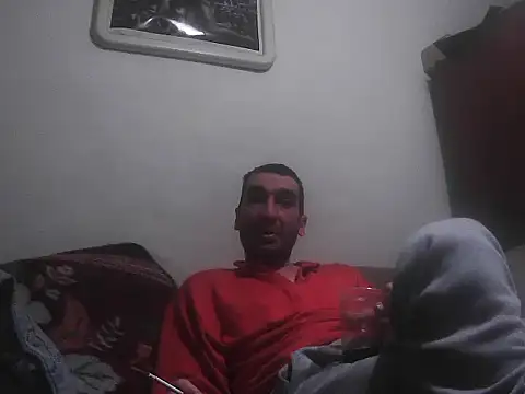 Snapshot of alin42xx chatting on 11-20-25, 01:06 alin42xx online show from 11-20-25, 01:06