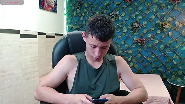 Garuo 18 online show from 11-09-25, 03:16