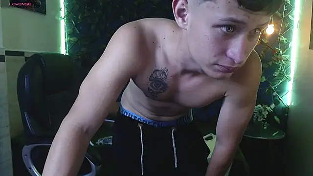 Garuo 18 online show from 12-03-25, 07:23