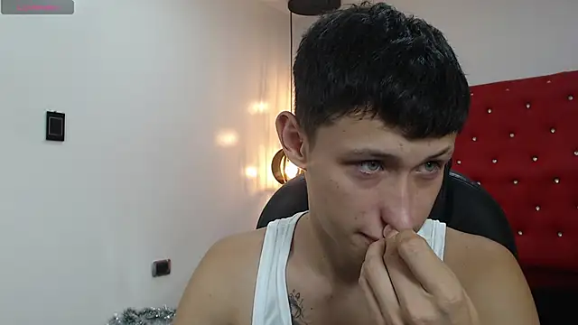 Garuo 18 online show from 12-21-25, 03:35